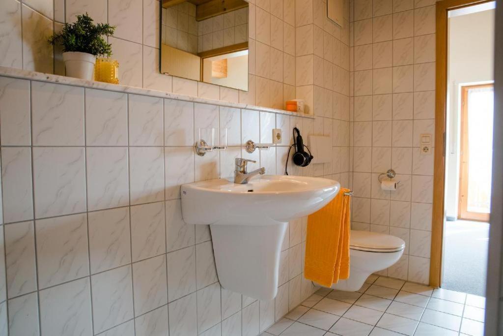 Gaestehaus St. Martin Sipplingen Exterior foto